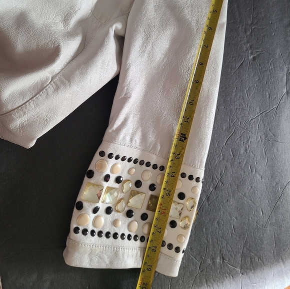 Gil Santucci Babylon white leather women's jacket sz.46 ( 8 US)double buttons - Picture 9 of 14